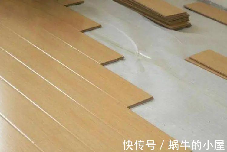 木地板|头一次见,有人在瓷砖上铺木地板,太机智了
