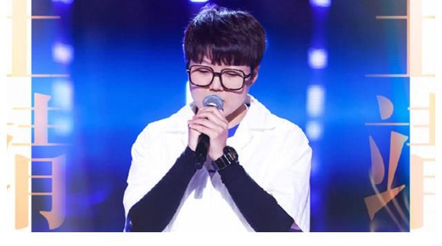 黄霄雲|《好声音2021》最“尴尬”的助教,说服不了汪峰,镜头还少得可怜