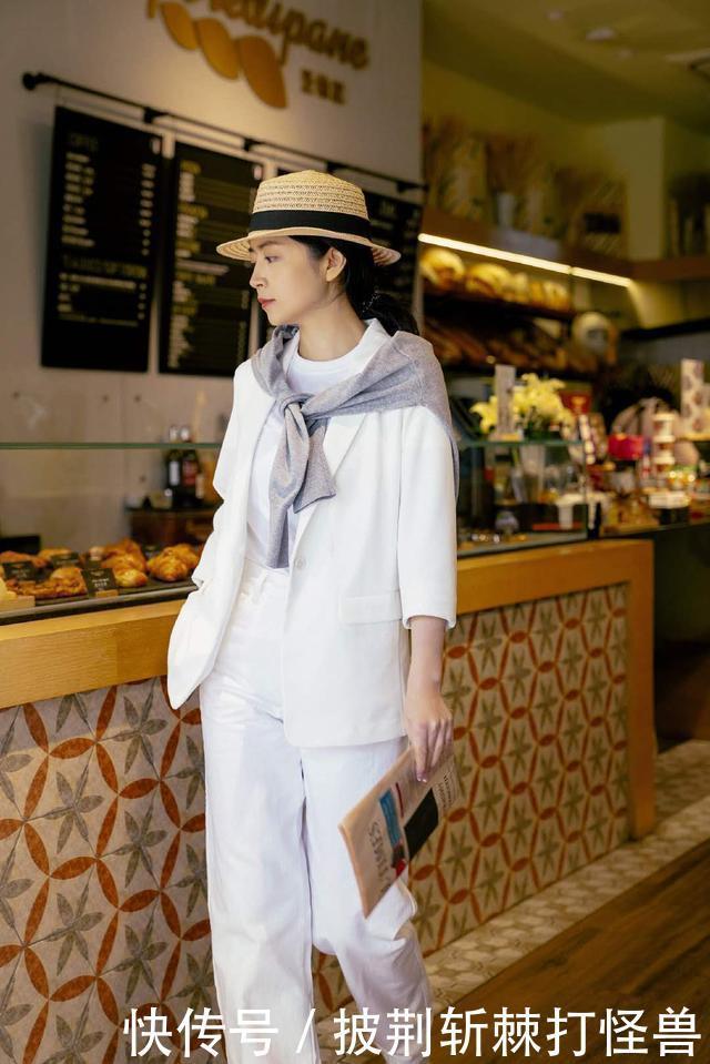 夏季穿白衬衫太out不,看三木博主穿白衬衫特时髦,美出新高度
