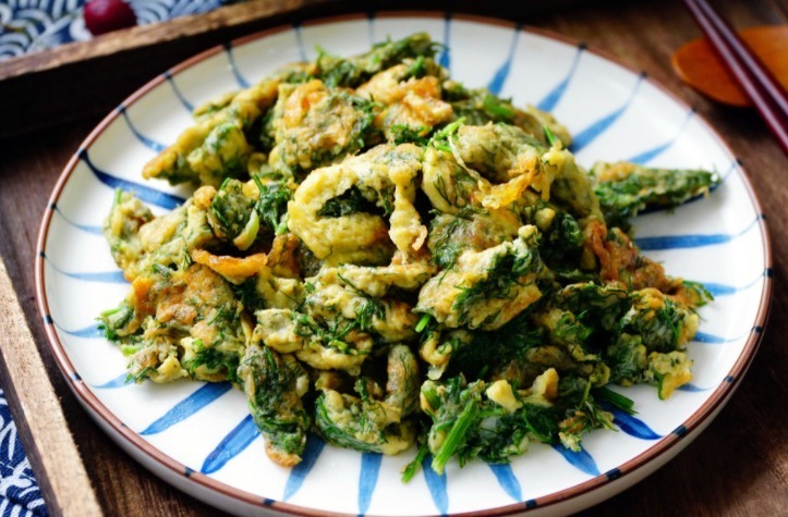 香椿芽炒蛋|湿气“最怕”这个菜，每周吃3次，湿气跑光光，营养美味易消化