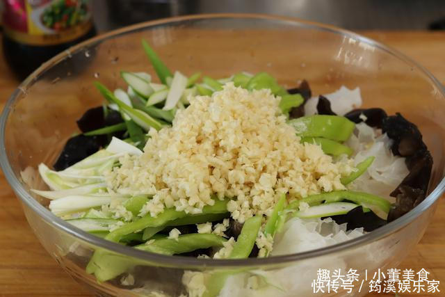 老醋花生|天热了,6道菜比吃肉受欢迎,不炒也不炖,端上桌吃得干干净净