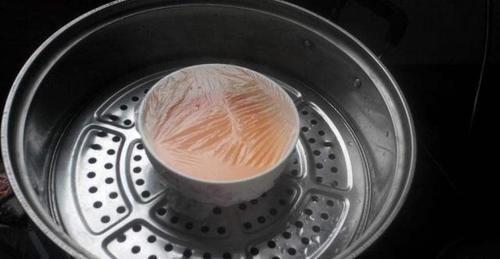 蒸鸡蛋羹|蒸鸡蛋羹时，万万不可用温水和凉水，用它代替，鸡蛋鲜嫩有营养