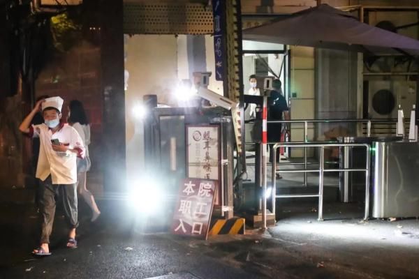 核酸|上海医院排查解封后，滞留患者的全程记录看哭网友！