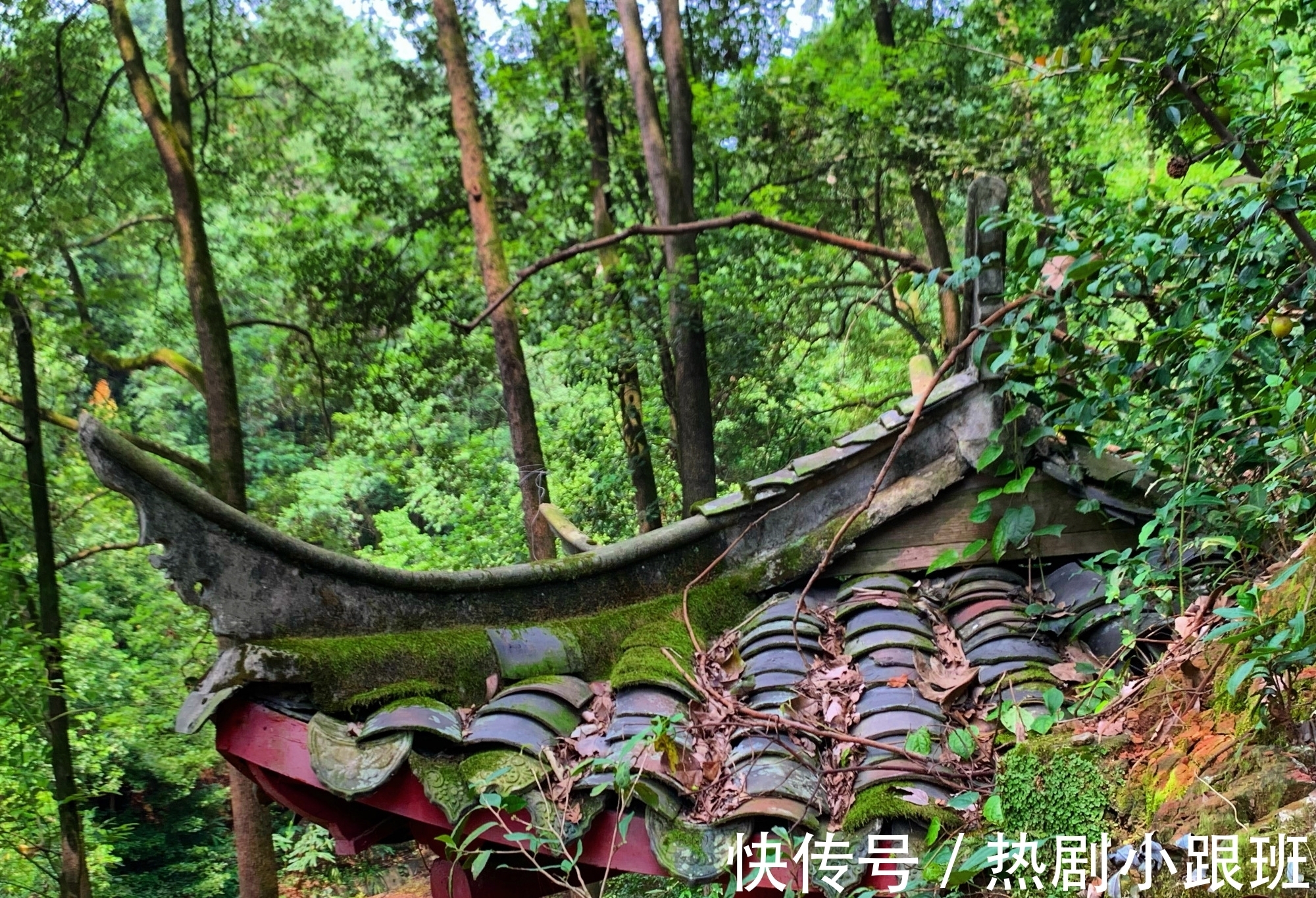 夹江#二郎神的祖庭竟在四川夹江,供奉了三个二郎神,他的原型究竟是谁