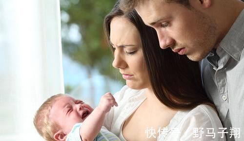 委屈|宝宝被妈妈骂哭,为何还要妈妈抱?背后原因,很暖心