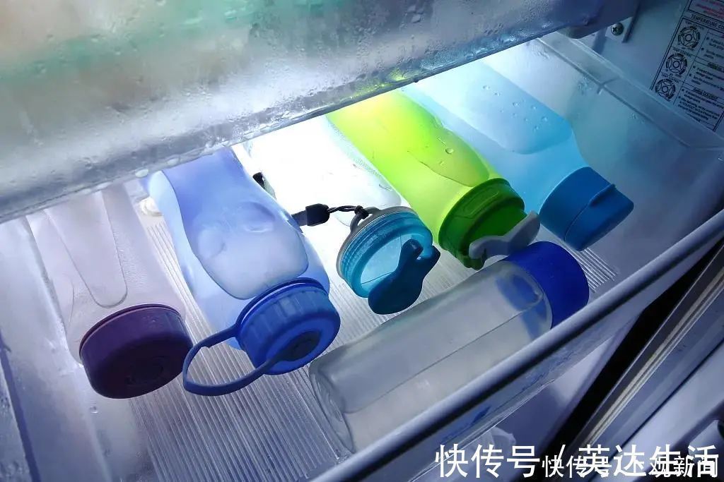 陶瓷杯|用错水杯等于喝“毒”！玻璃杯、不锈钢杯……最安全的水杯居然是？