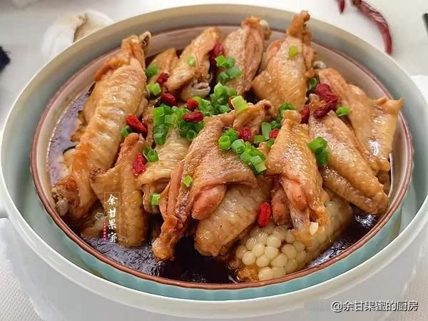 腌制|立秋后常做这道菜，食材加粉腌制，同玉米蒸熟上桌，鲜美不上火