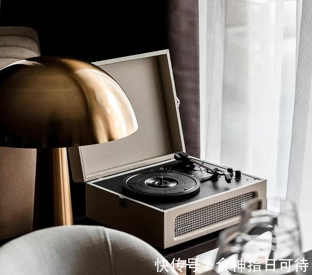 装饰|伦敦轻奢范公寓,粉系色彩独特艺术装饰,为家居带来休闲奢华感!