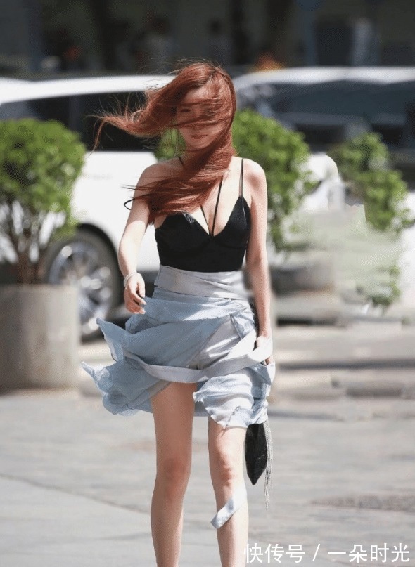 印度|像这样微胖美女去印度逛街的话,很容易吸引眼球吧