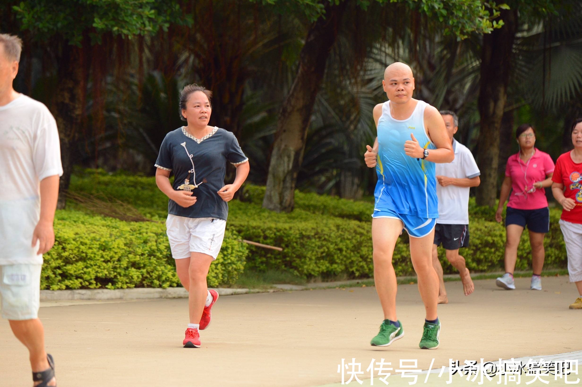 |第590期不温不火的笑话三则-跑步
