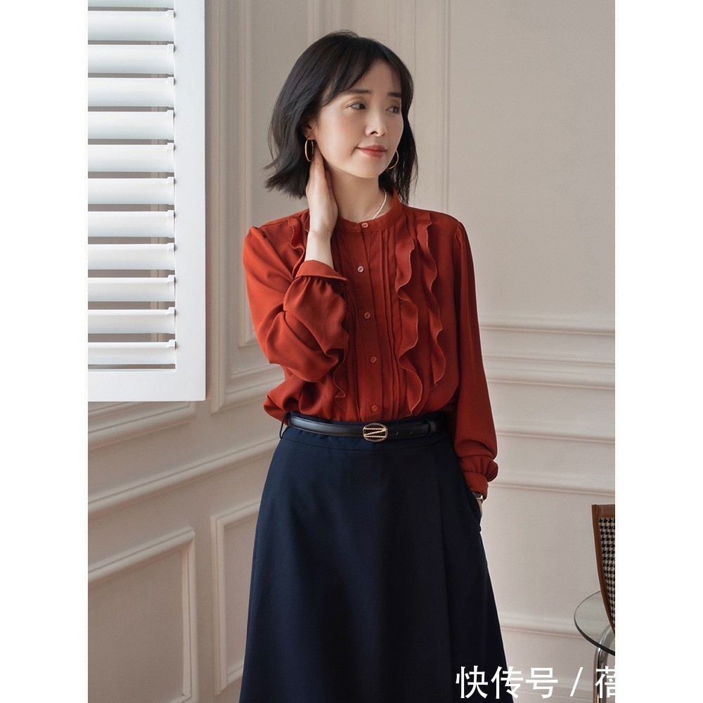 提亮|皮肤黄、黑的女生,秋季选择这5种颜色的衣服,提亮肤色很简单