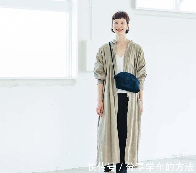 黑白灰 日本主妇的“极简风”搭配,运用“黑白灰”,穿搭出一身高级气质!