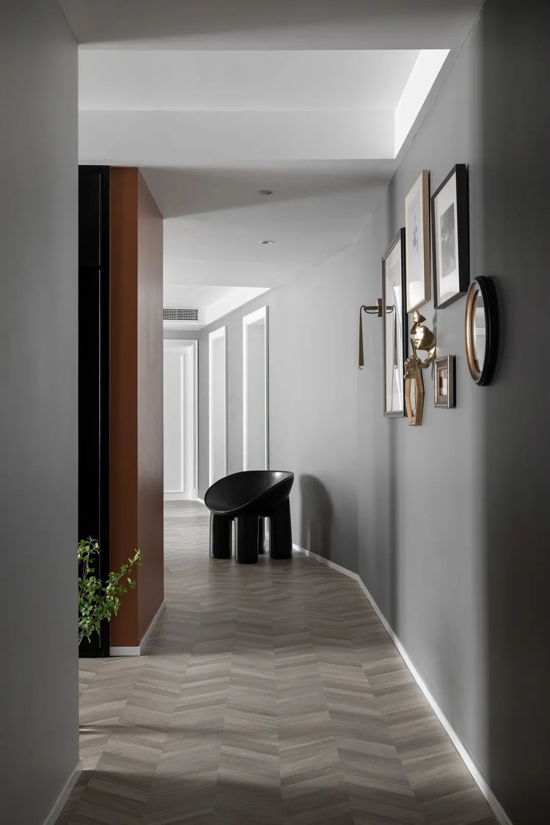 玄关|120㎡现代简约,不规则户型改造,灰色调主体,营造舒适档次