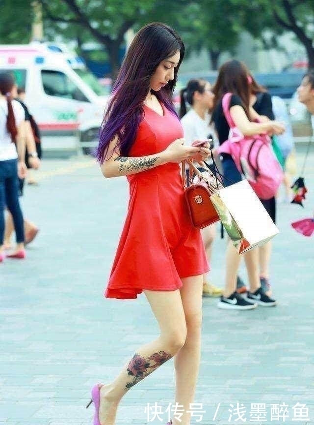 小姐姐|街拍美女小姐姐,娶图1需要1辆奥迪,娶图4需要1辆法拉利