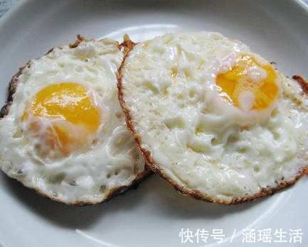 优质蛋白|煎荷包蛋,热油下锅还是冷油下锅都错了,学会一招鸡蛋嫩滑完整
