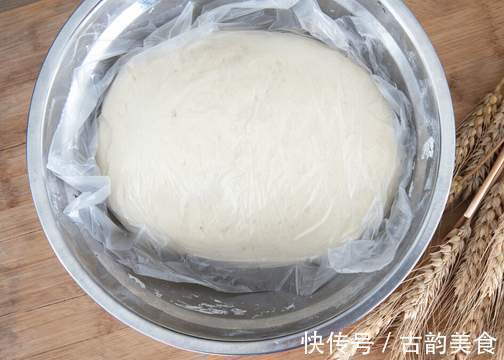 关键|冬天要想蒸馒头,发面是关键,掌握2个小窍门,半小时发满一盆面