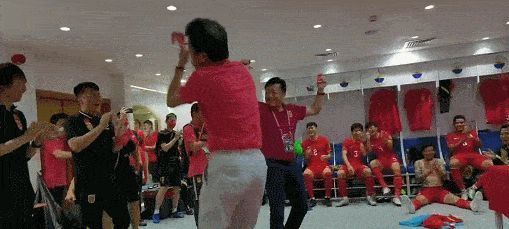 陈戌源|国足练帅失败 泰山练帅成功!法比奥转正 郝伟拿双冠能否替李铁?