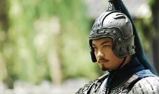 倒地|三国中最有潜质武将,刘备却不喜欢,他死后诸葛亮痛哭倒地