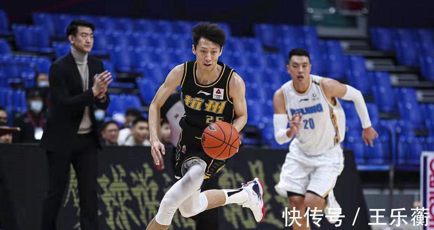 罗切斯特|4星87+30,孙铭徽振臂庆祝!广厦2连胜直追辽宁,琼斯成夺冠拼图