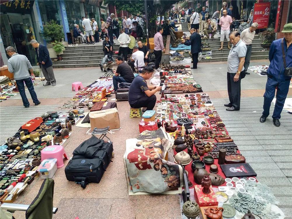 收官|2020年收官之作,市面浮现出清代官窑乾隆镂空瓶珍宝!