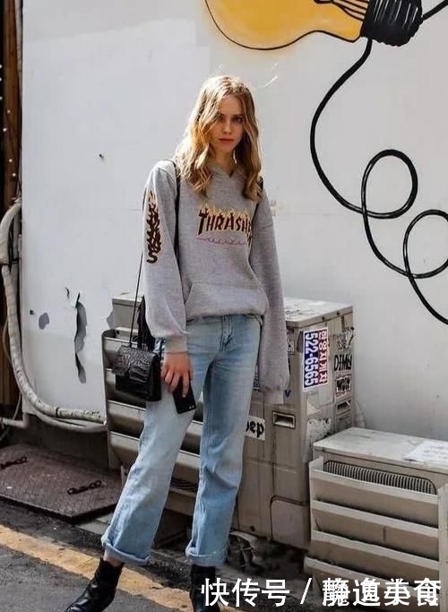 阔腿裤要让位了,今年流行穿这款“豆角裤”,不论胖瘦都能穿