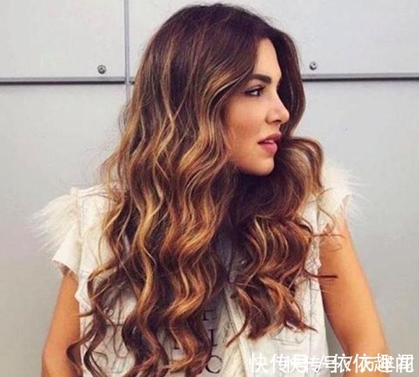 发色 春节发型如何搭配色彩来刷新自己?20款热门发色让你轻松做决定