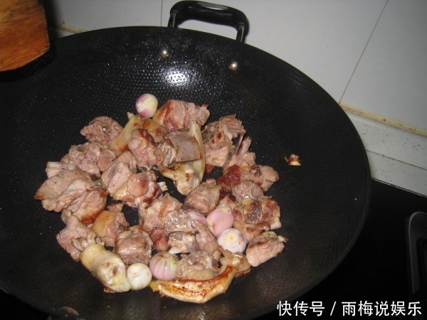 天冷了,可多吃此肉,比猪肉便宜,比牛肉滋补,小孩最爱吃