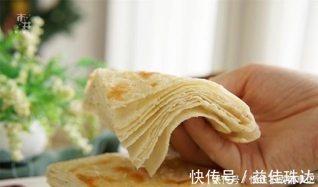 孩子最近爱上的早餐饼,连吃7天都不腻,咸香有层次,凉了也不硬