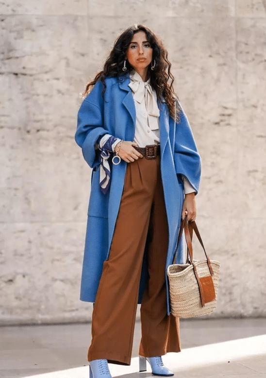 ?女人买大衣，就选这2个颜色，显白显年轻，明年穿都不过时