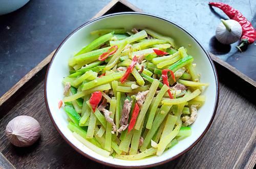  冬天|冬天，吃鸡肉鸭肉不如它，每天炒一盘，滋补又馋人，冬天不生病！