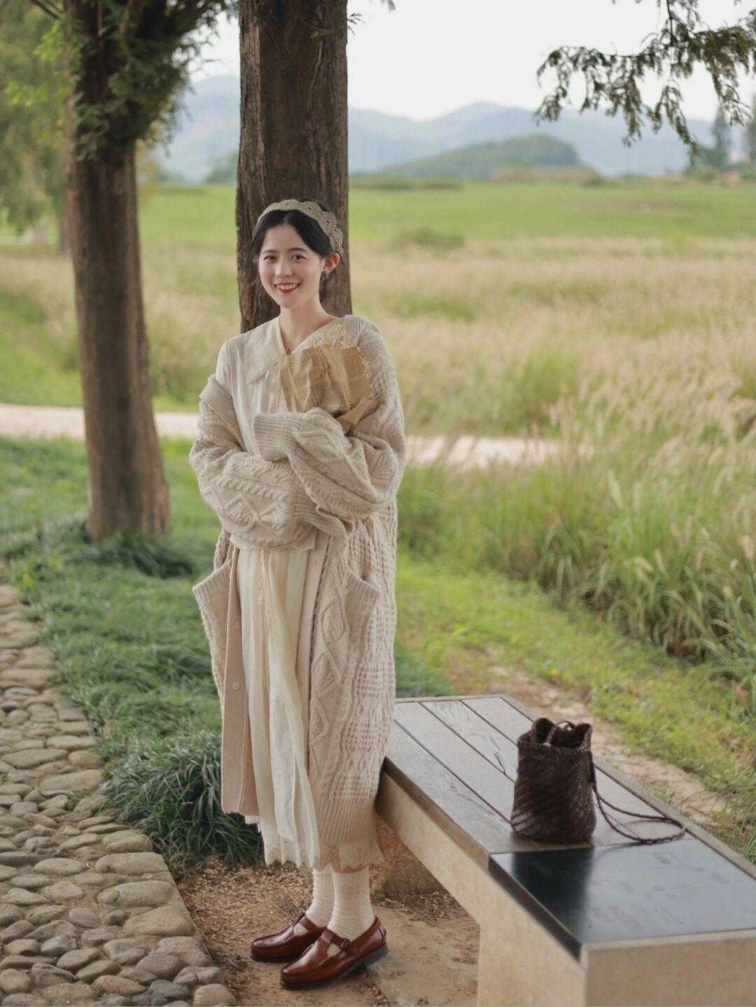 长款 长款针织开衫这样搭，保暖时髦又温柔，随便穿穿都有气质
