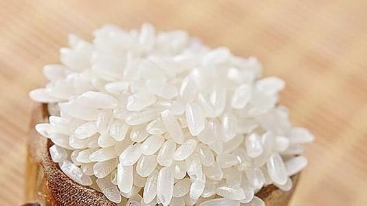 高脂食品|便秘的人吃什么食物通便快？并不是香蕉，正确答案是这3个