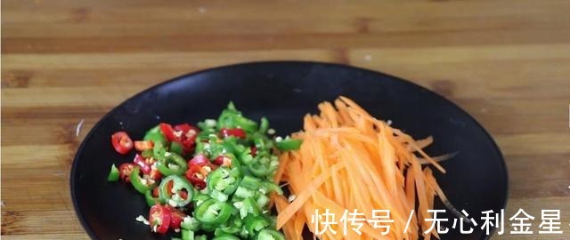 金针菇最好吃的做法，加3个鸡蛋，不炒不煮，出锅营养下饭又解馋！