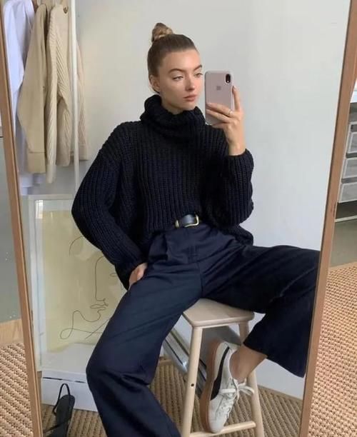 秋冬，如何把“基础色”毛衣穿出时髦？跟博主这样穿，高级又气质