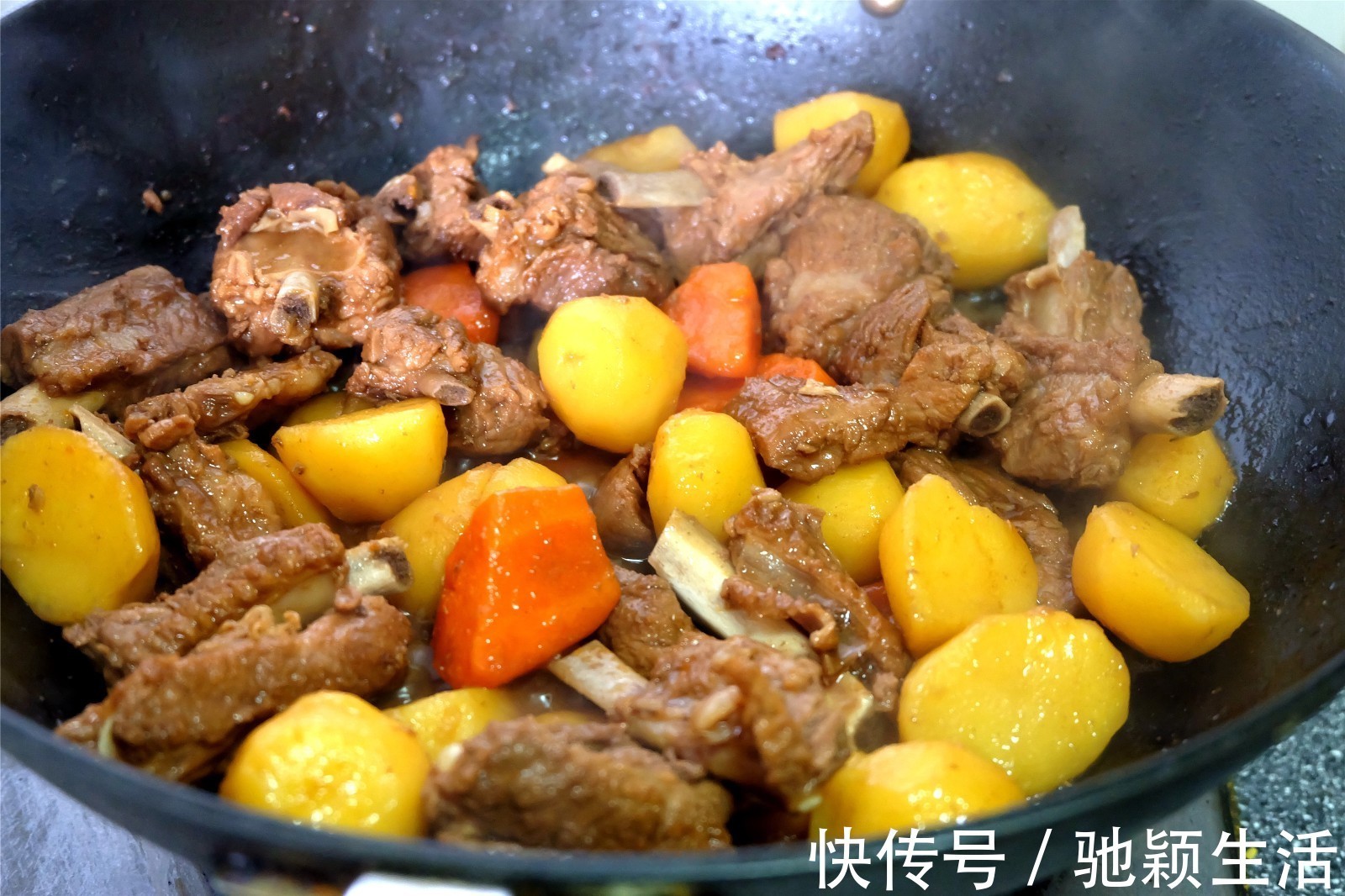 浮沫|炖排骨,直接焯水就错了!大厨再加一步,肉质软烂无腥味,真香