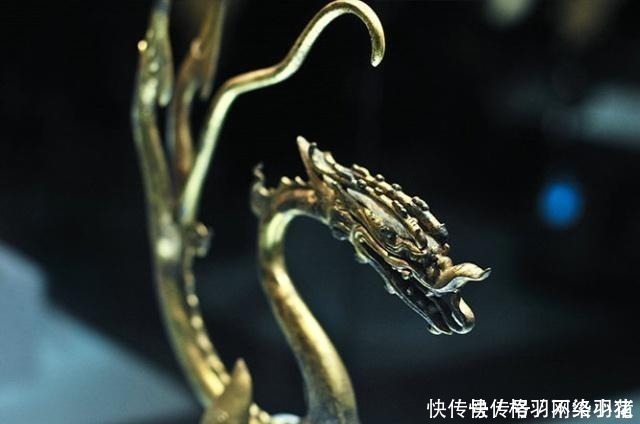 残破|工地挖出两件文物,一件残破无法修复,完好的那件足以惊艳世界