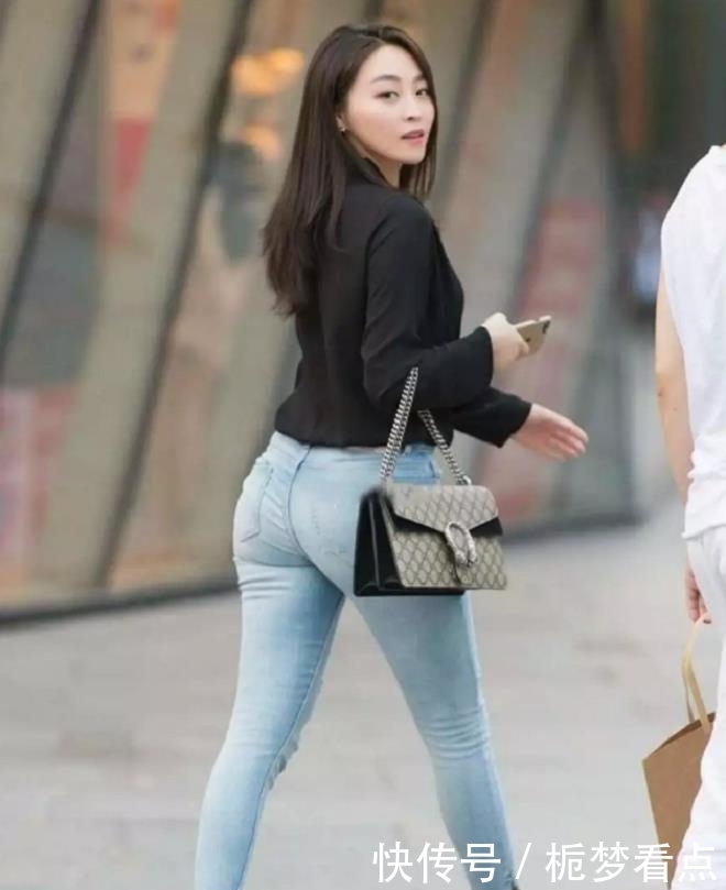 那一刻|街拍:回头那一刻我心醉了!小姐姐是我见过穿牛仔裤最性感的女孩