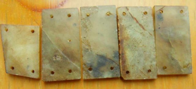 盗墓者|金缕玉衣那么值钱,为何盗墓贼古墓中发现时,只抽金丝不拿玉片?