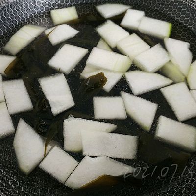 青口海带冬瓜汤|青口海带冬瓜汤