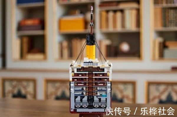 乐高积木|史上最长套装!乐高正式发布10294泰坦尼克号!9090颗粒售价5499元!