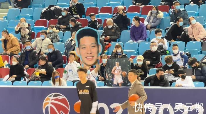 首钢|最差之战!林书豪15分钟4中0,遭孙铭徽打爆+违体,首钢被横扫