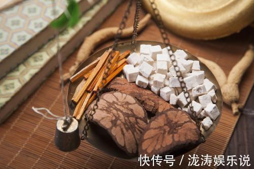 中药|“早生白发”最好用的方子,2味中药泡茶饮,补虚又乌发