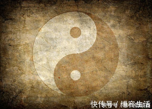 易学&这本书被称为无字天书,千年来没有人可以为它修改一字!