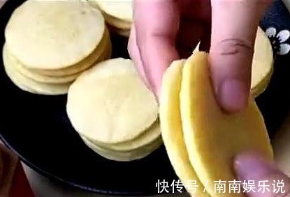 两个鸡蛋,一碗面粉,筷子搅一搅,不揉面不碰面,比包子好吃太多