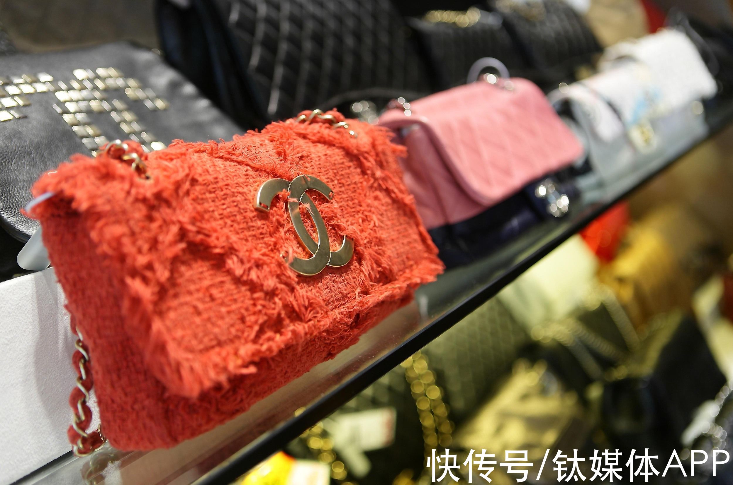 电商|奢侈品电商“冰火两重天”:“寺库们”遇冷，“红布林们”虚火？