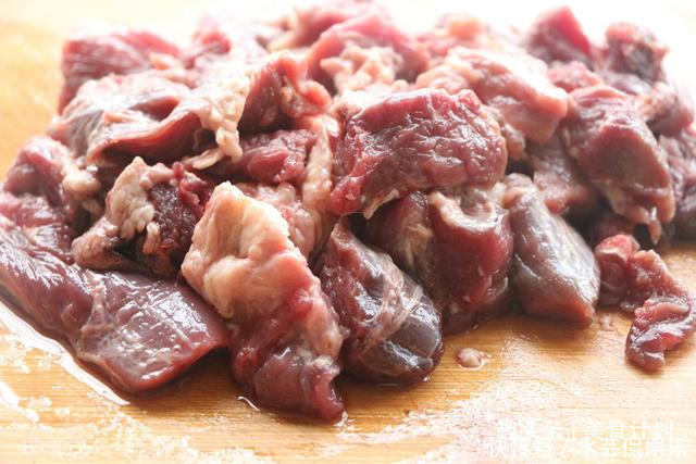 牛肉|伏天最爱的一锅炖,有肉有菜有汤汁,每次孩子总能吃2碗米饭!