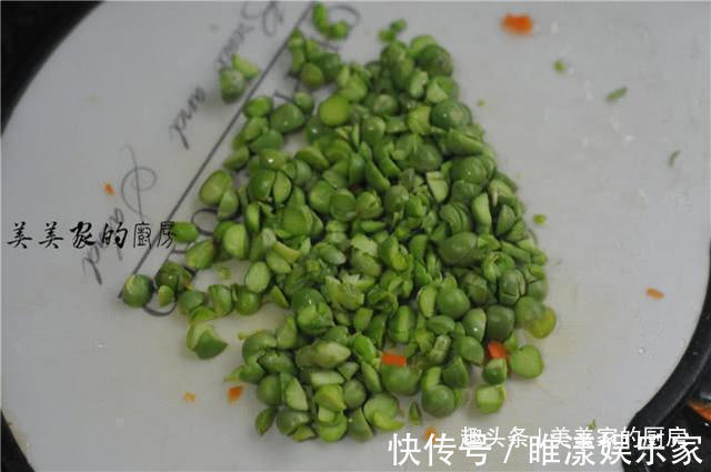 青豆|早餐不必太复杂，儿子最爱这，蒸一蒸卷一卷，比馒头省事比烧卖香