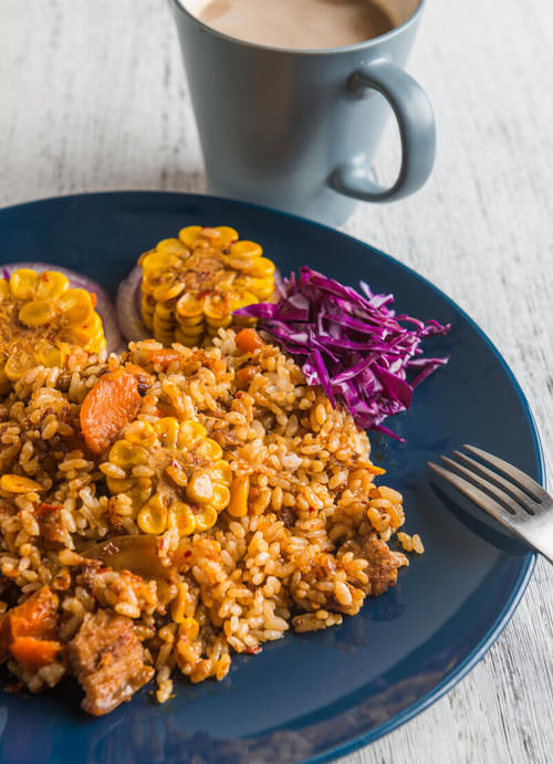 焖饭|玉米胡萝卜焖饭，香甜软糯，一人食懒人餐，做法简单的电饭锅美食
