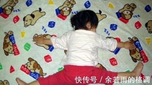 |搞笑宝宝系列:终于找到一个舒服的窝,就让宝宝睡到天荒地老吧