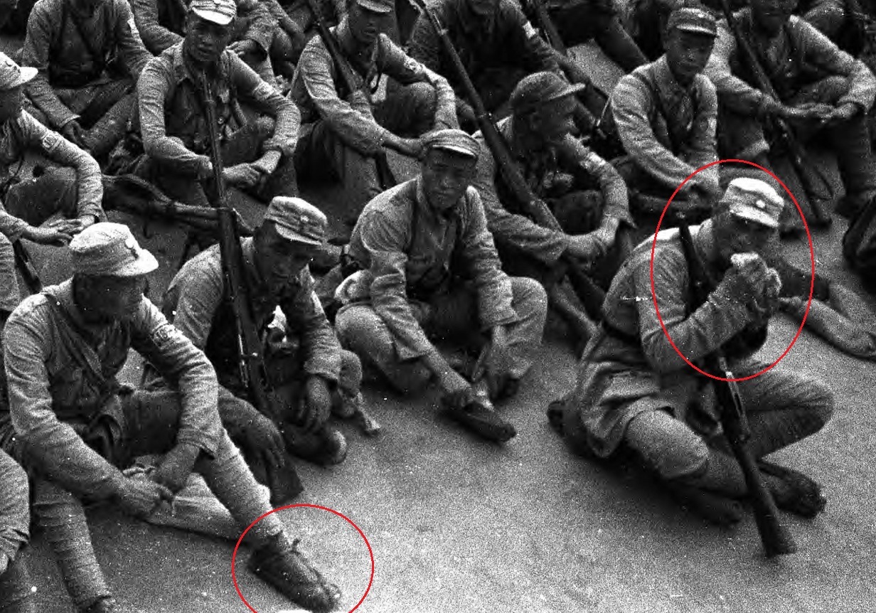 八路军|真实八路军士兵照片，装备简陋，66个人才有2顶钢盔